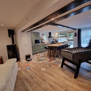 salon vers cuisine